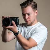 Nils Hannes Klotz mit Kamera 